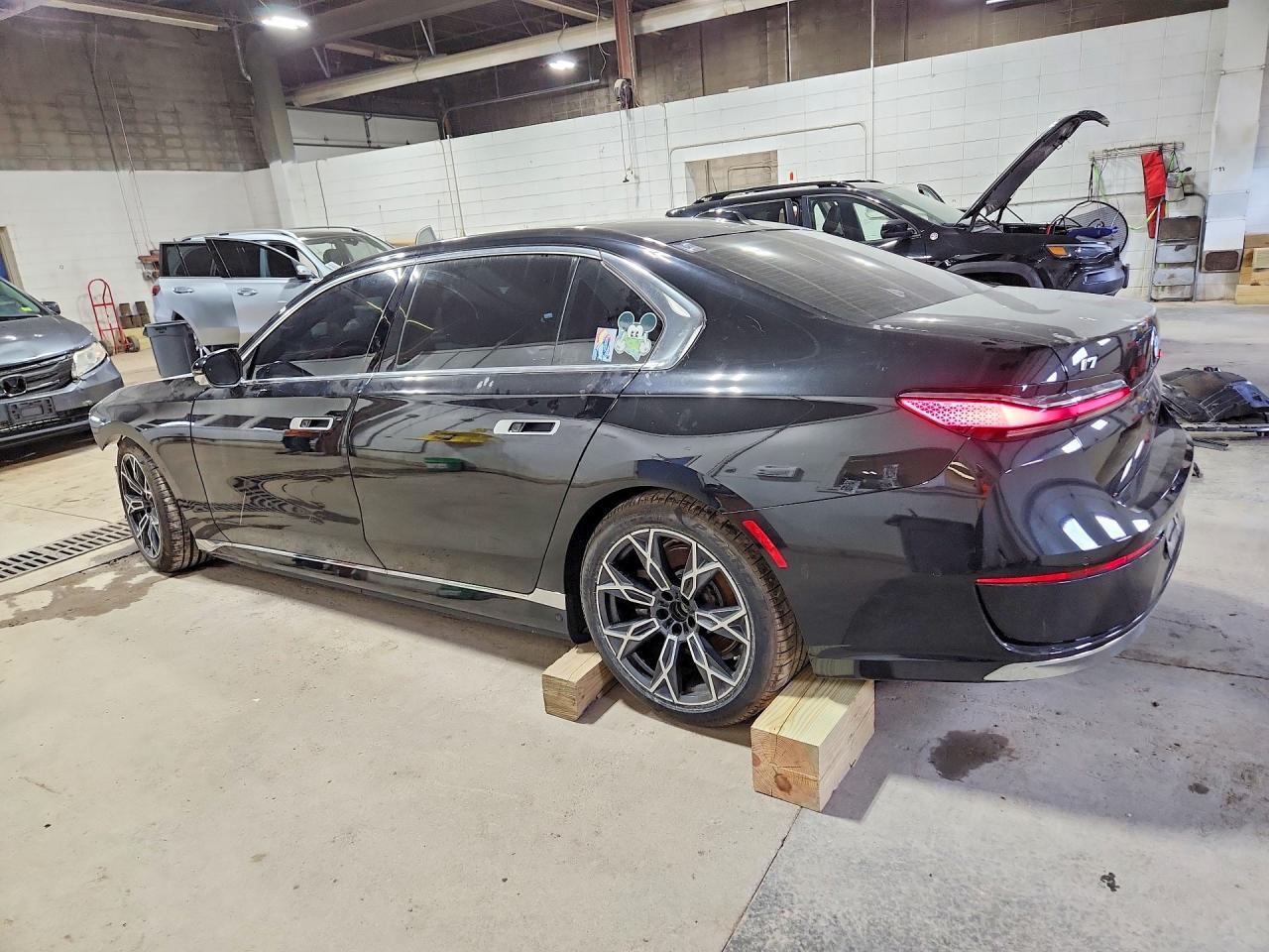 2024 BMW I7 xDrive60 - Image 2
