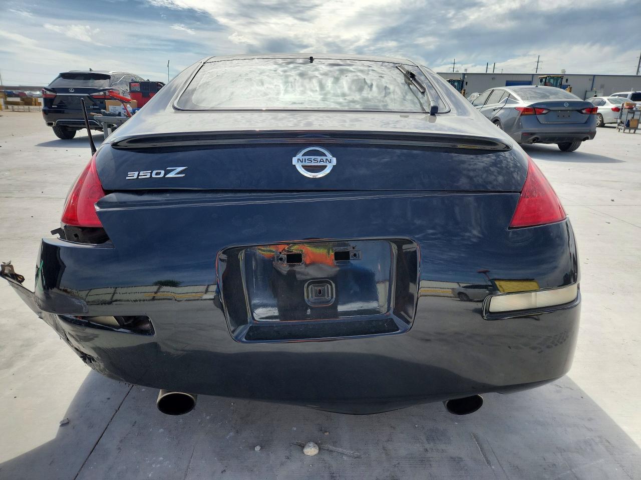 2006 Nissan 350Z Coupe - Image 6