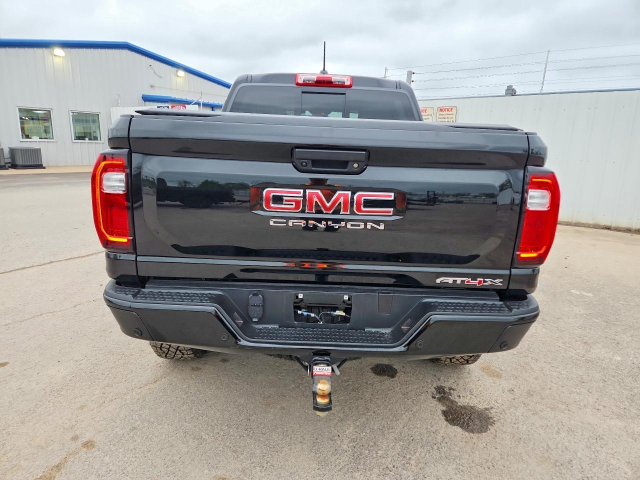 2025 GMC Canyon At4 - Image 6