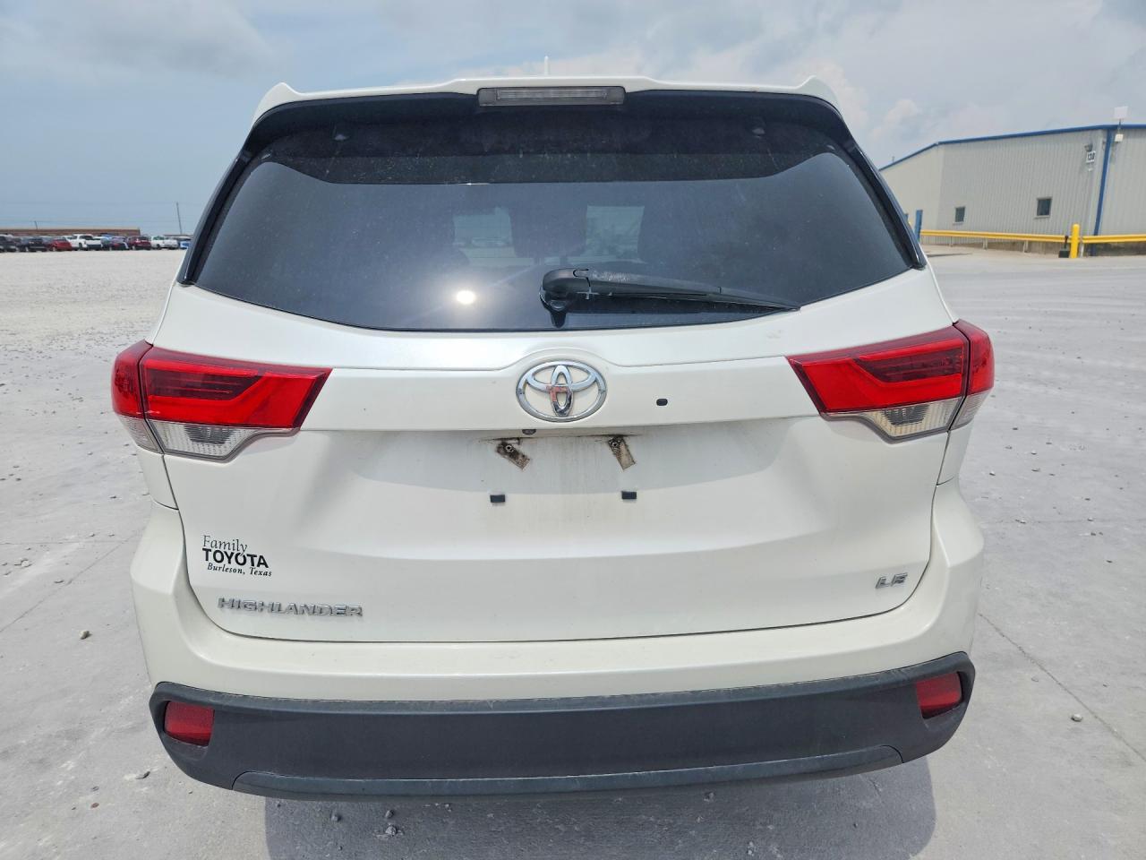 2019 Toyota Highlander Le Plus - Фото 6