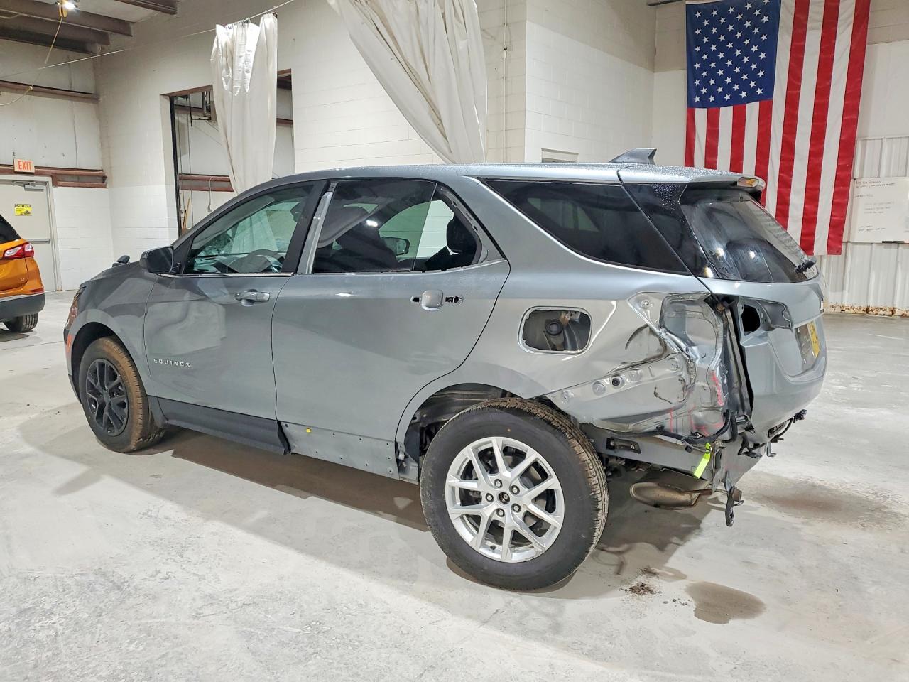 2023 Chevrolet Equinox Lt - Image 2