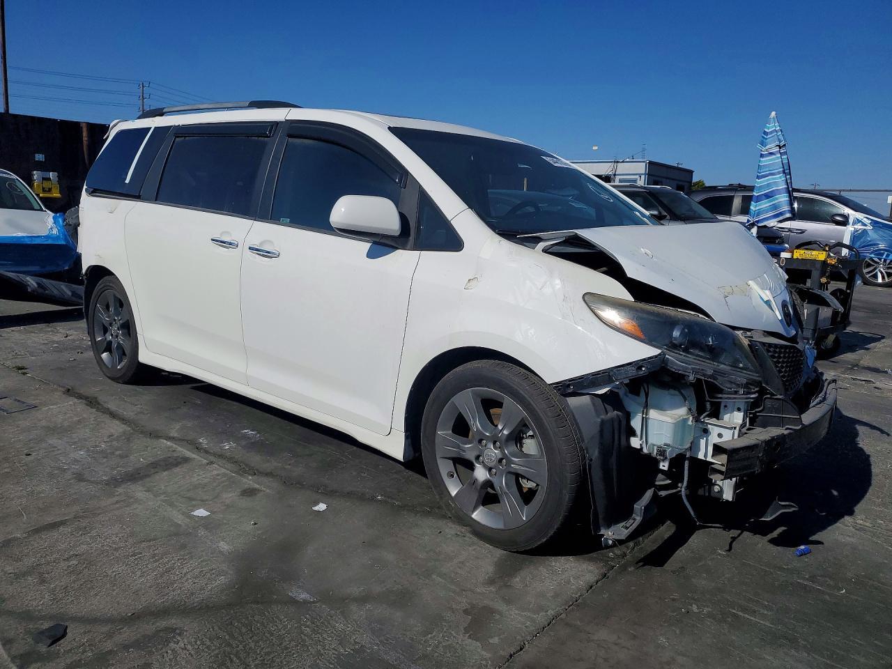 2016 Toyota Sienna Se Premium - Фото 4