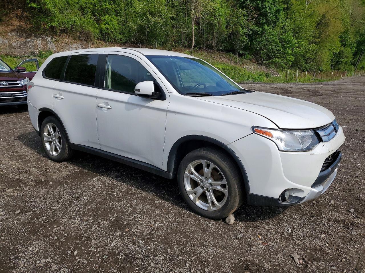 2015 Mitsubishi Outlander Se - Image 4