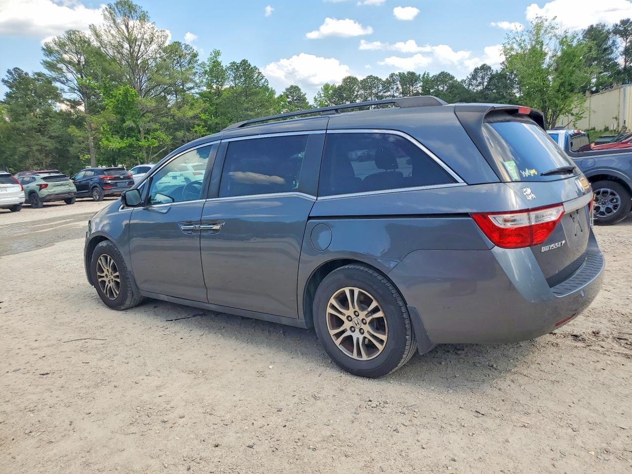 2013 Honda Odyssey Exl - Image 2