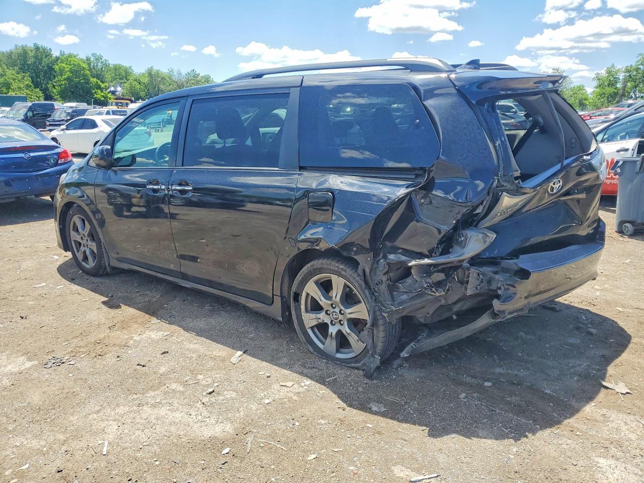 2018 Toyota Sienna Se Premium 8-Passenger - Фото 2