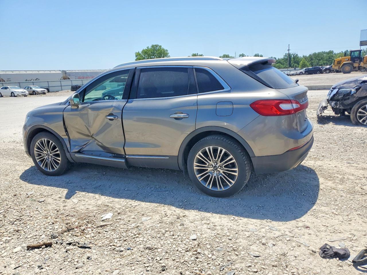 2016 Lincoln Mkx Reserve - Image 2