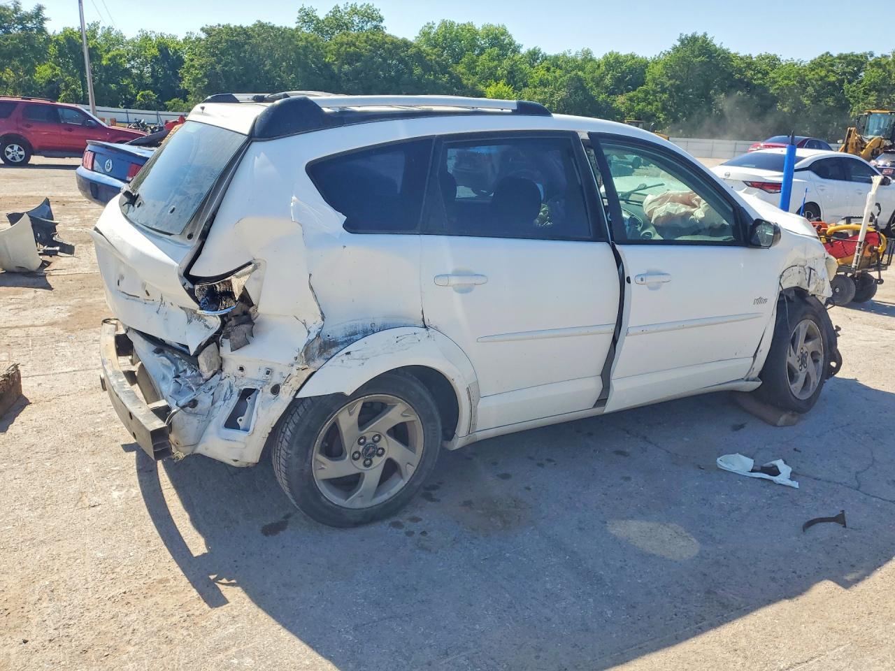 2004 Pontiac Vibe - Фото 3