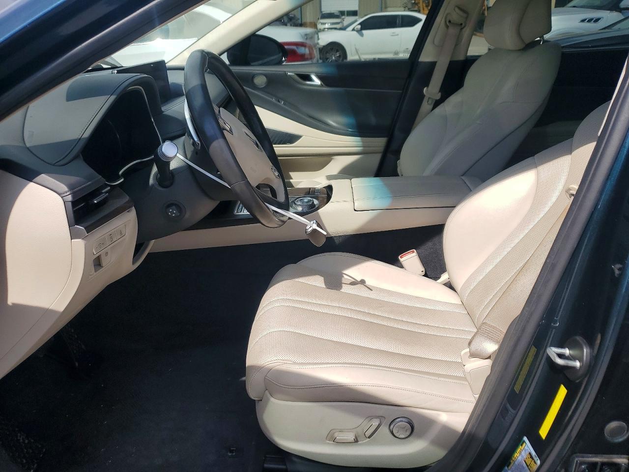 2022 Genesis G80 - Image 7