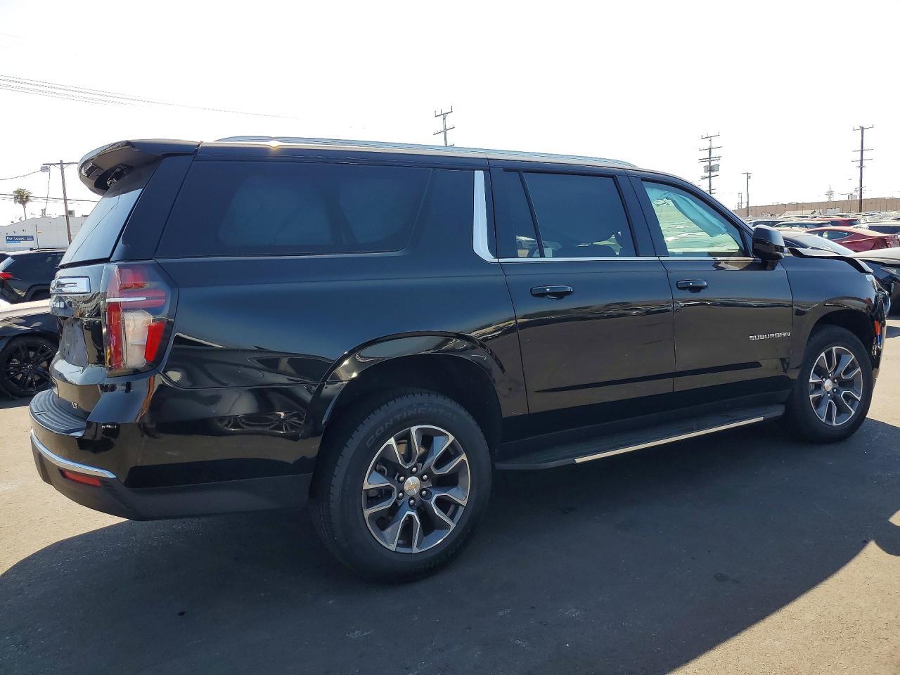 2024 Chevrolet Suburban C1500 Lt - Image 3