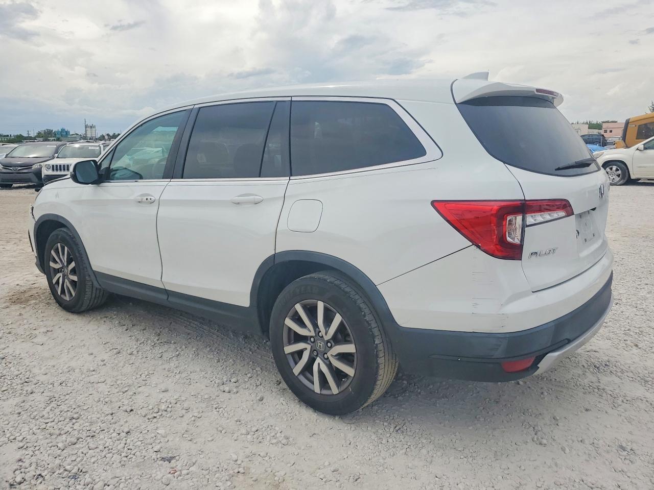 2021 Honda Pilot Ex - Image 2