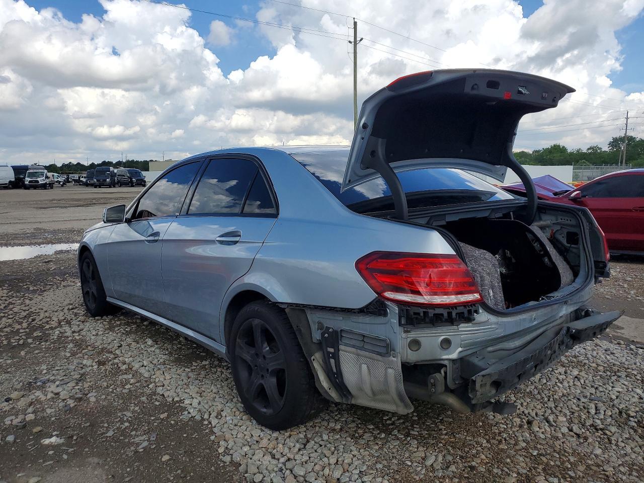 2016 Mercedes-Benz E Class E350 4D Seda - Image 2