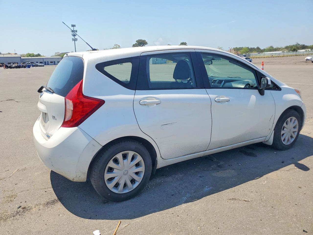 2014 Nissan Versa Note S - Фото 3