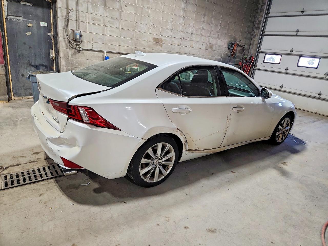 2015 Lexus Is 250 - Image 3