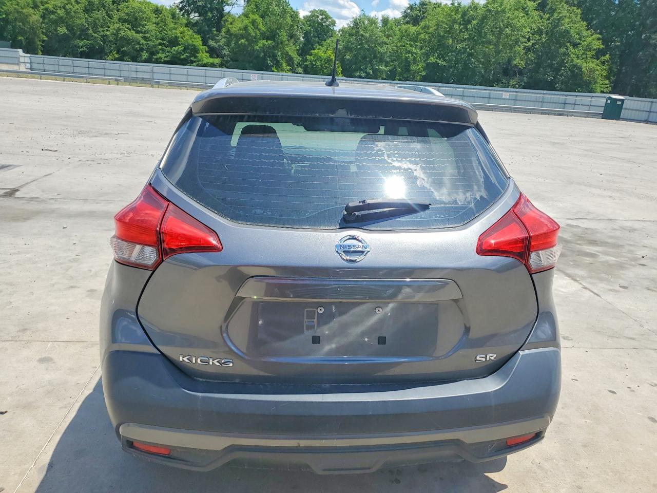 2019 Nissan Kicks Sr - Image 6