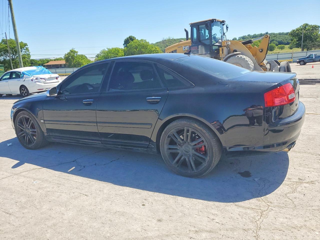 2007 Audi S8 Quattro - Image 2