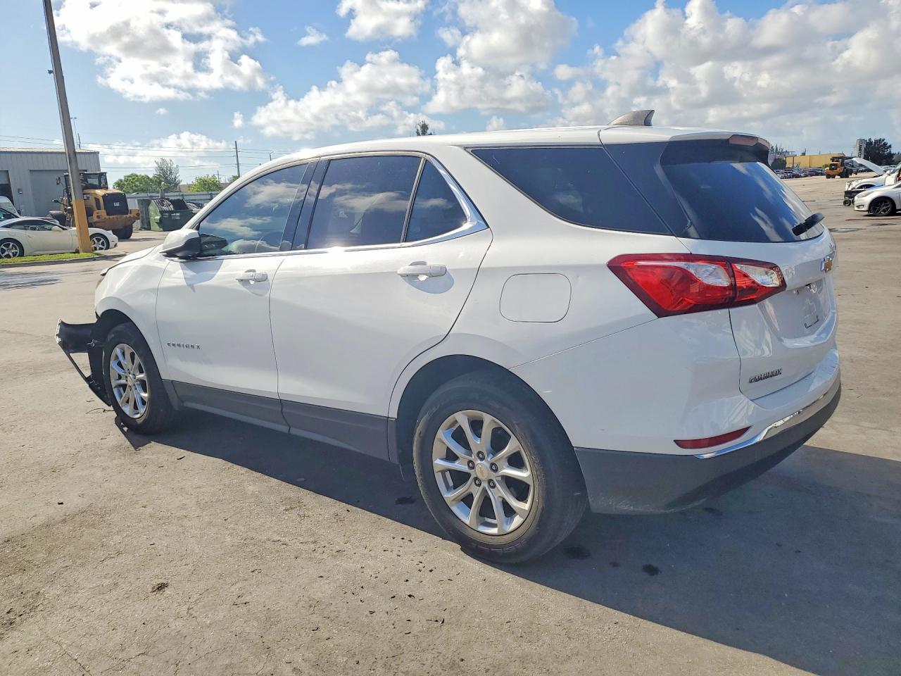 2020 Chevrolet Equinox Lt - Image 2