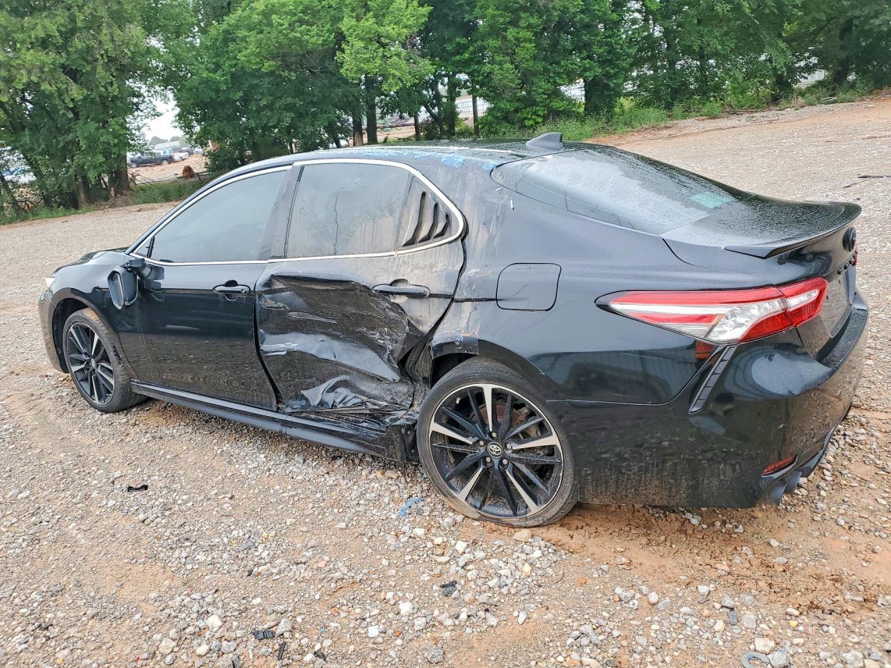 2019 Toyota Camry Xse - Фото 2