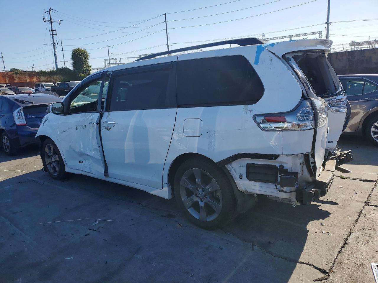 2016 Toyota Sienna Se Premium - Фото 2