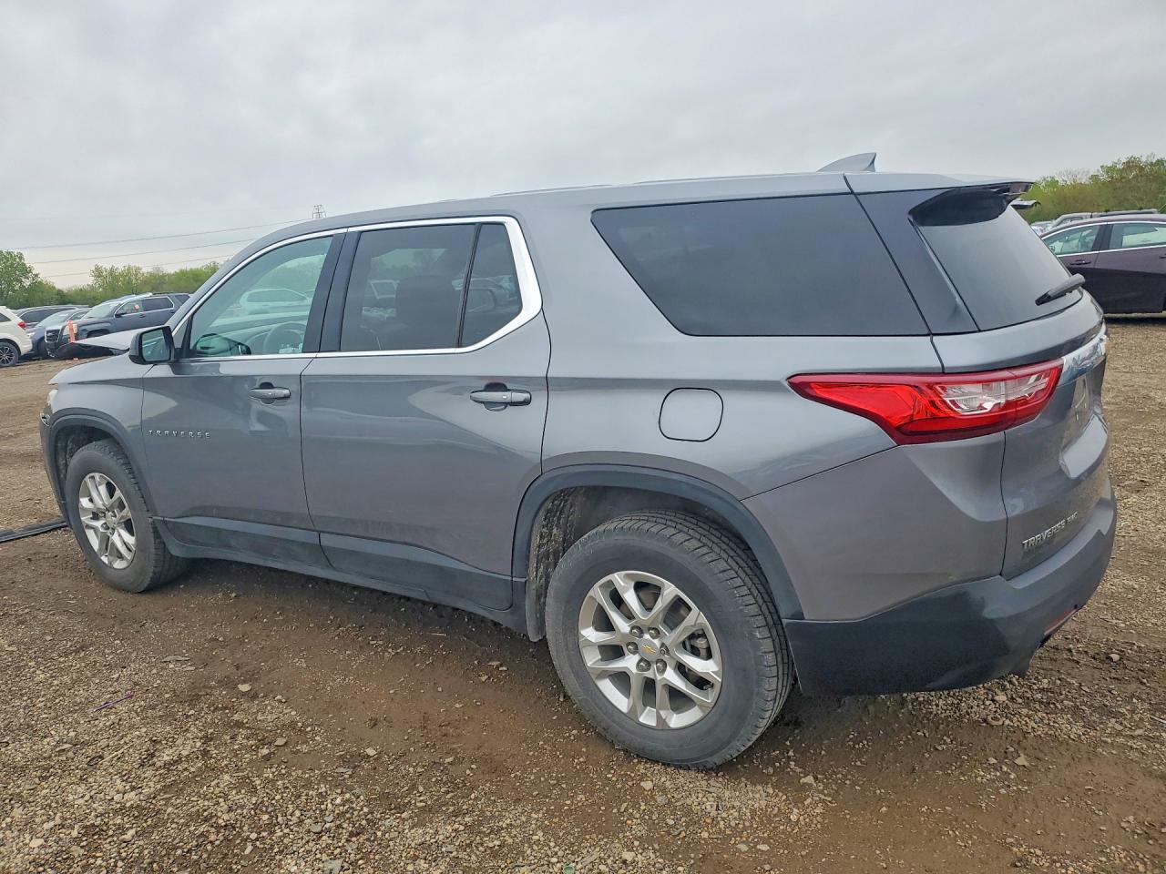 2020 Chevrolet Traverse Ls - Image 2