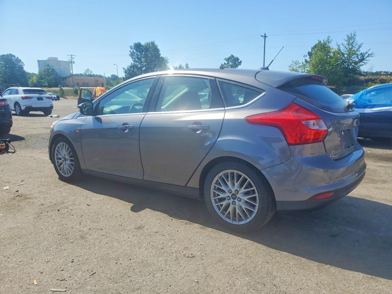 2014 Ford Focus Titanium - Image 2