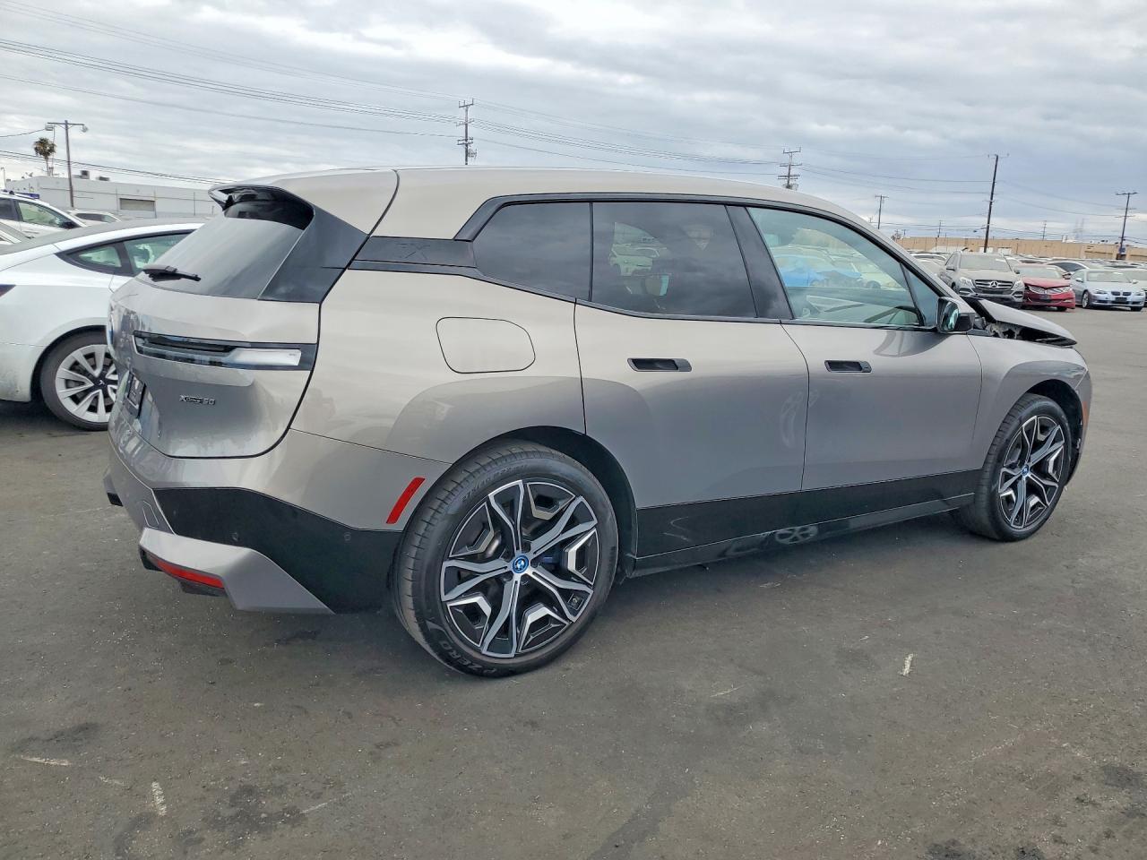 2024 BMW Ix xDrive50 - Фото 3