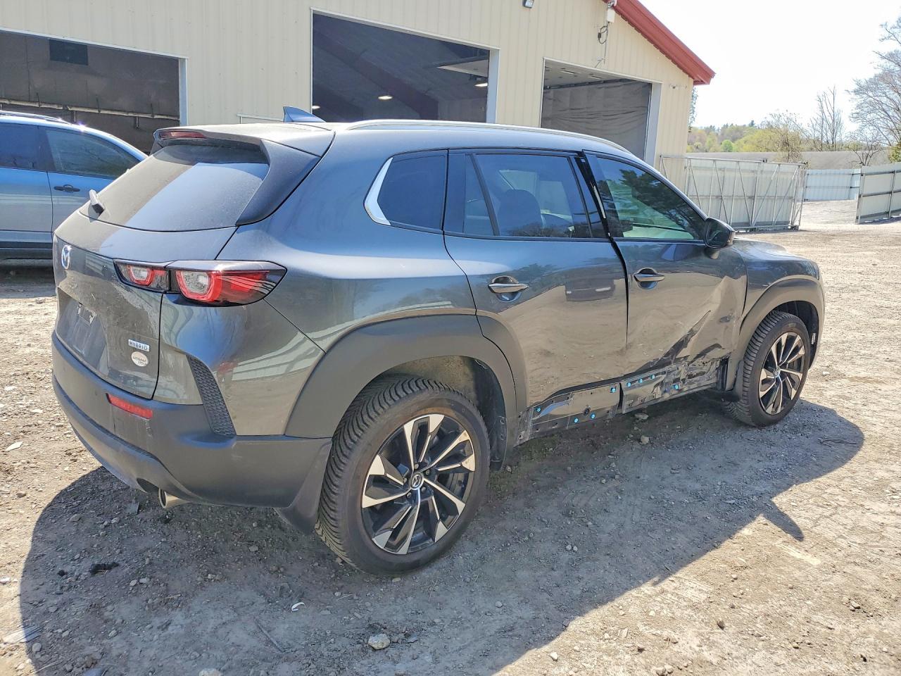 2026 Mazda Cx-50 Premium Plus - Image 3