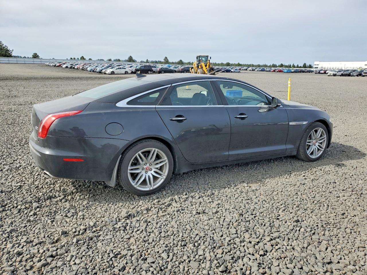 2015 Jaguar Xj - Фото 3