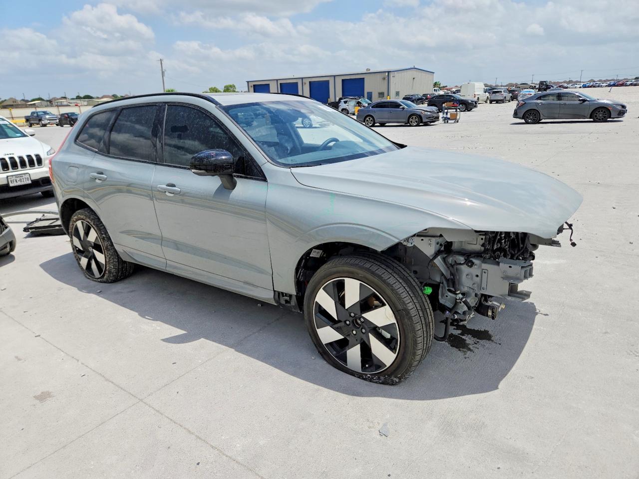 2025 Volvo Xc60 Plus - Фото 4