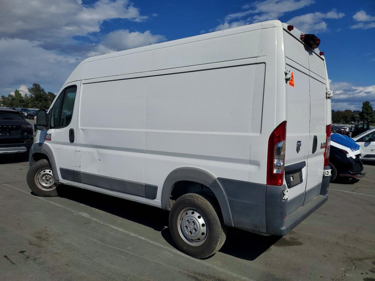 2018 Ram Promaster 1500 Delivery Van - Фото 2