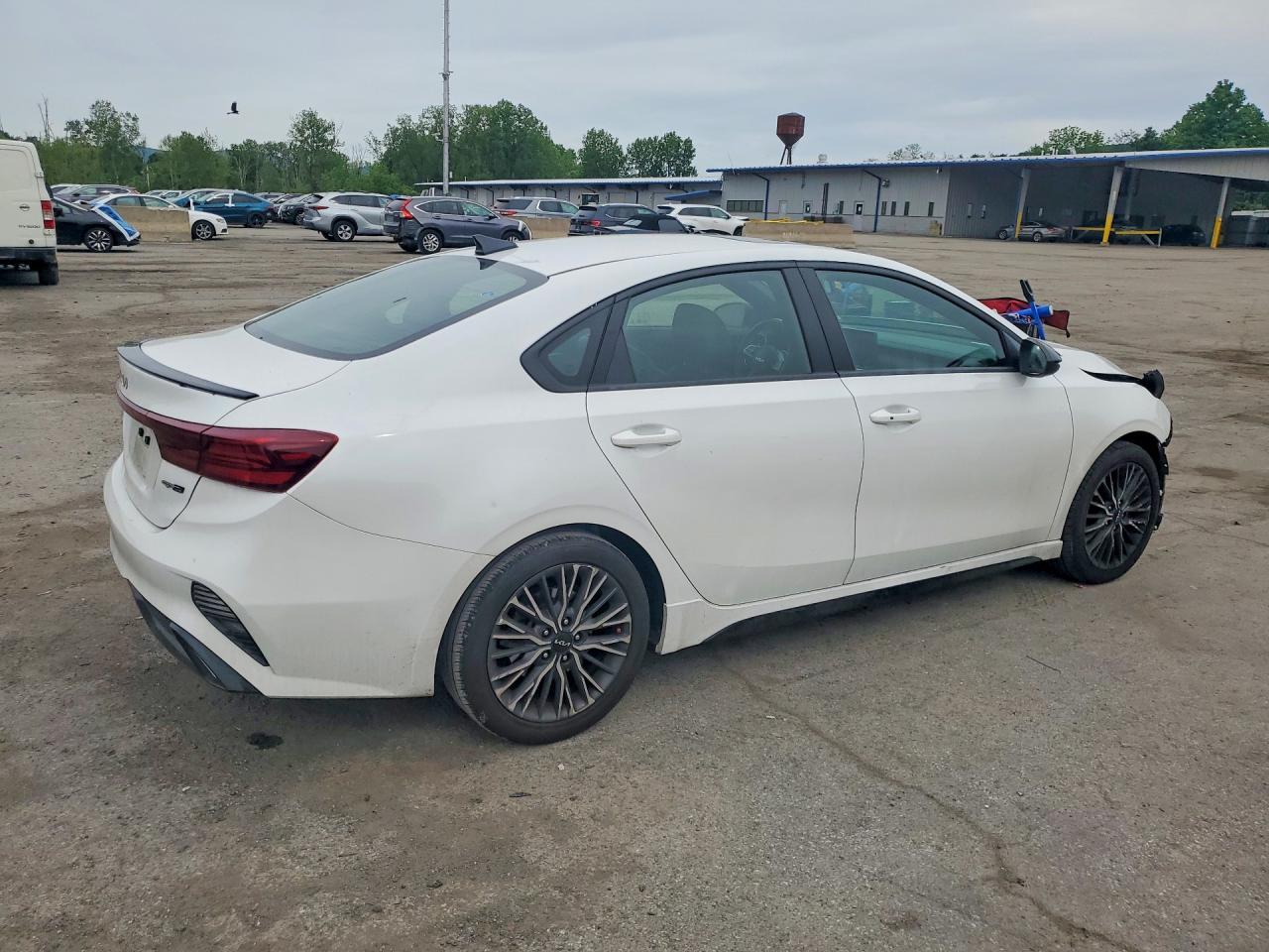 2024 Kia Forte Gt Line - Фото 3