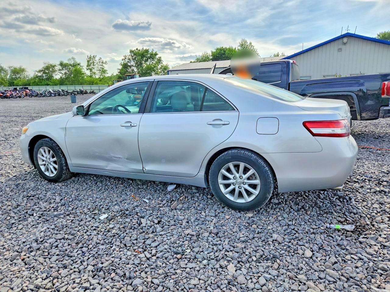 2010 Toyota Camry Xle V6 - Фото 2