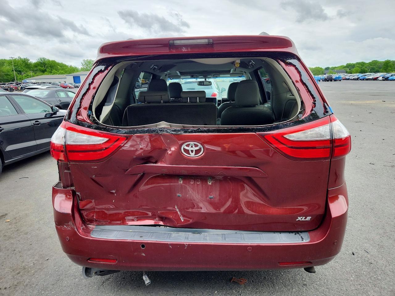 2016 Toyota Sienna Xle 8-Passenger - Фото 6