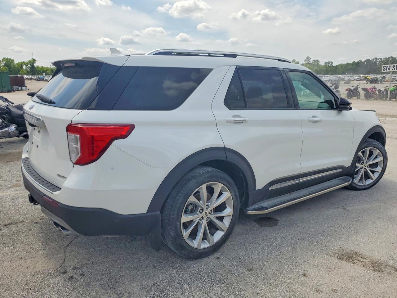 2023 Ford Explorer - Фото 3