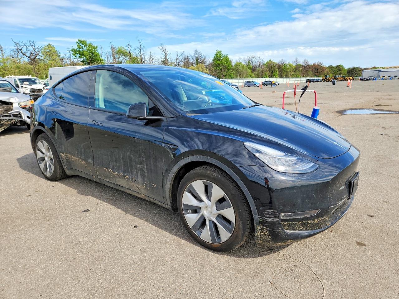 2022 Tesla Model Y - Image 4