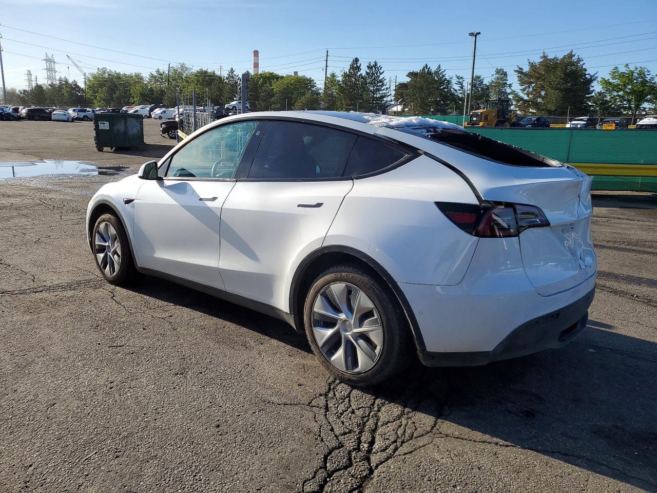2022 Tesla Model Y - Image 2