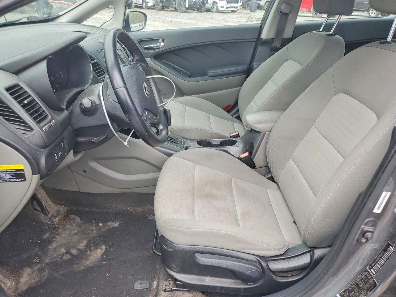 2015 Kia Forte - Image 7