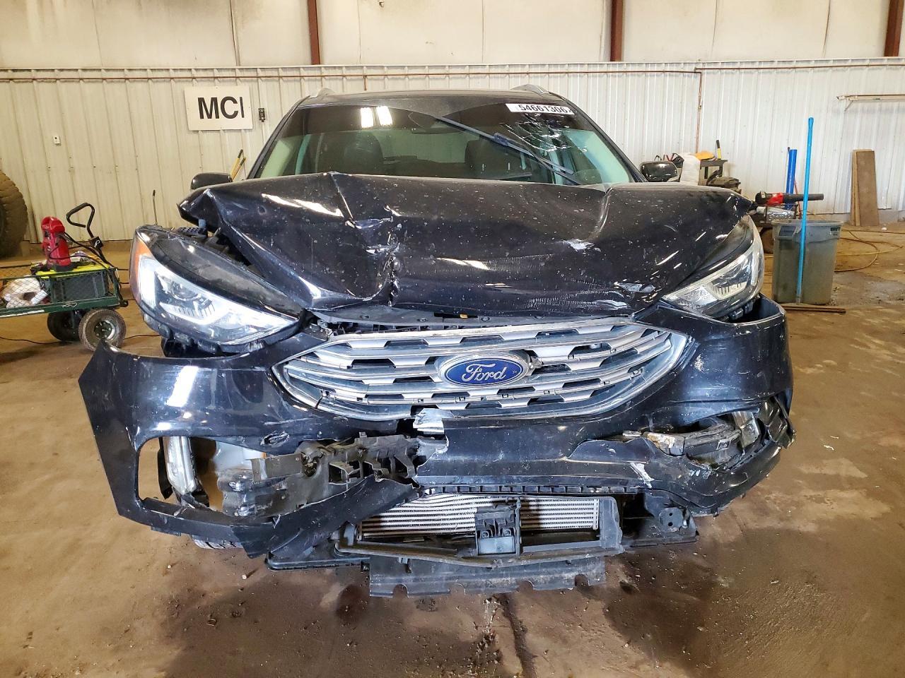 2019 Ford Edge Titanium - Фото 5
