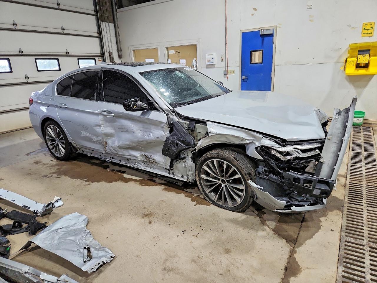 2021 BMW 530 Xi - Фото 4