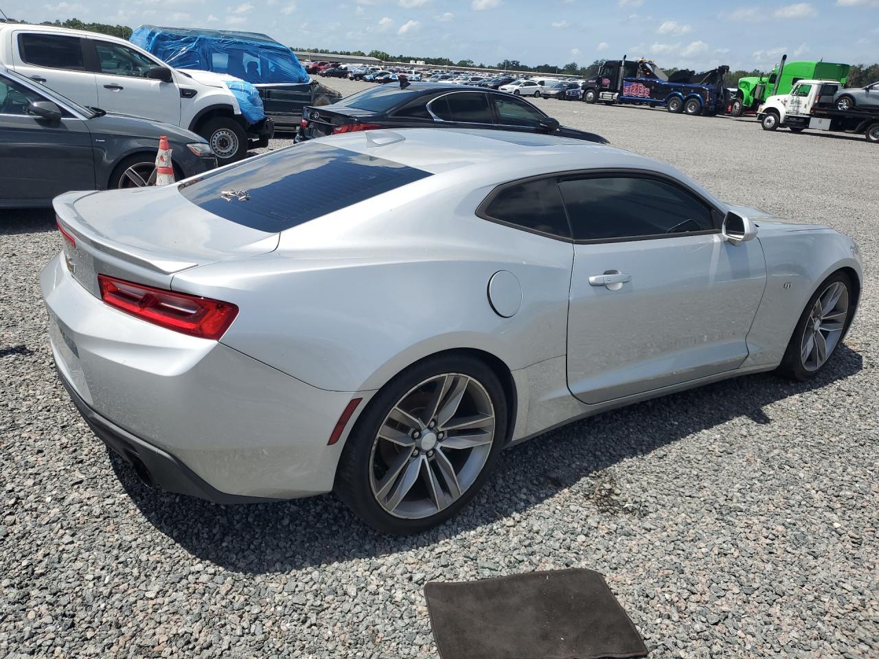 2018 Chevrolet Camaro Lt - Image 3