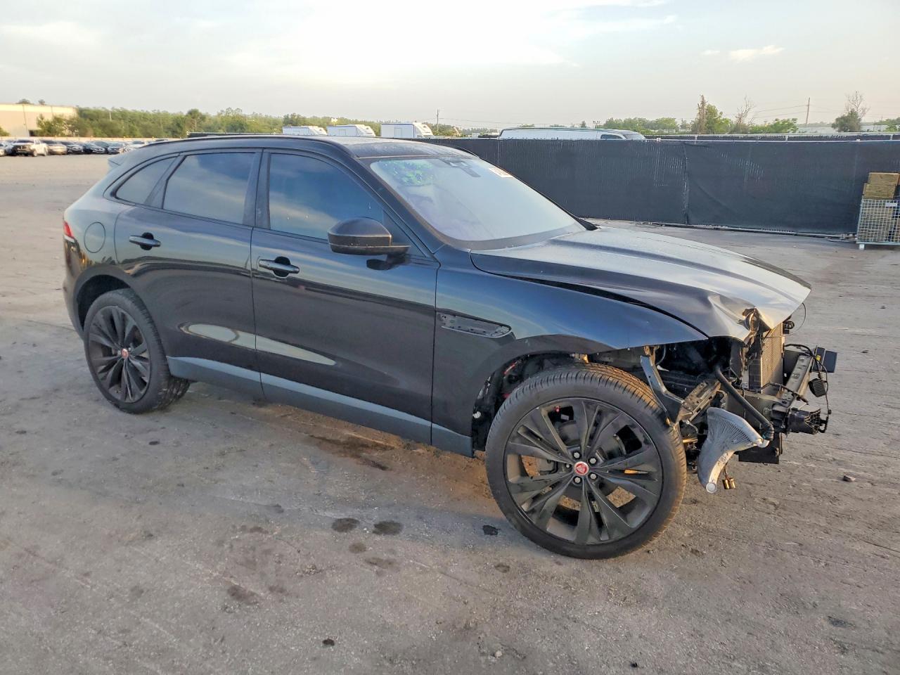 2020 Jaguar F-Pace Premium - Image 4