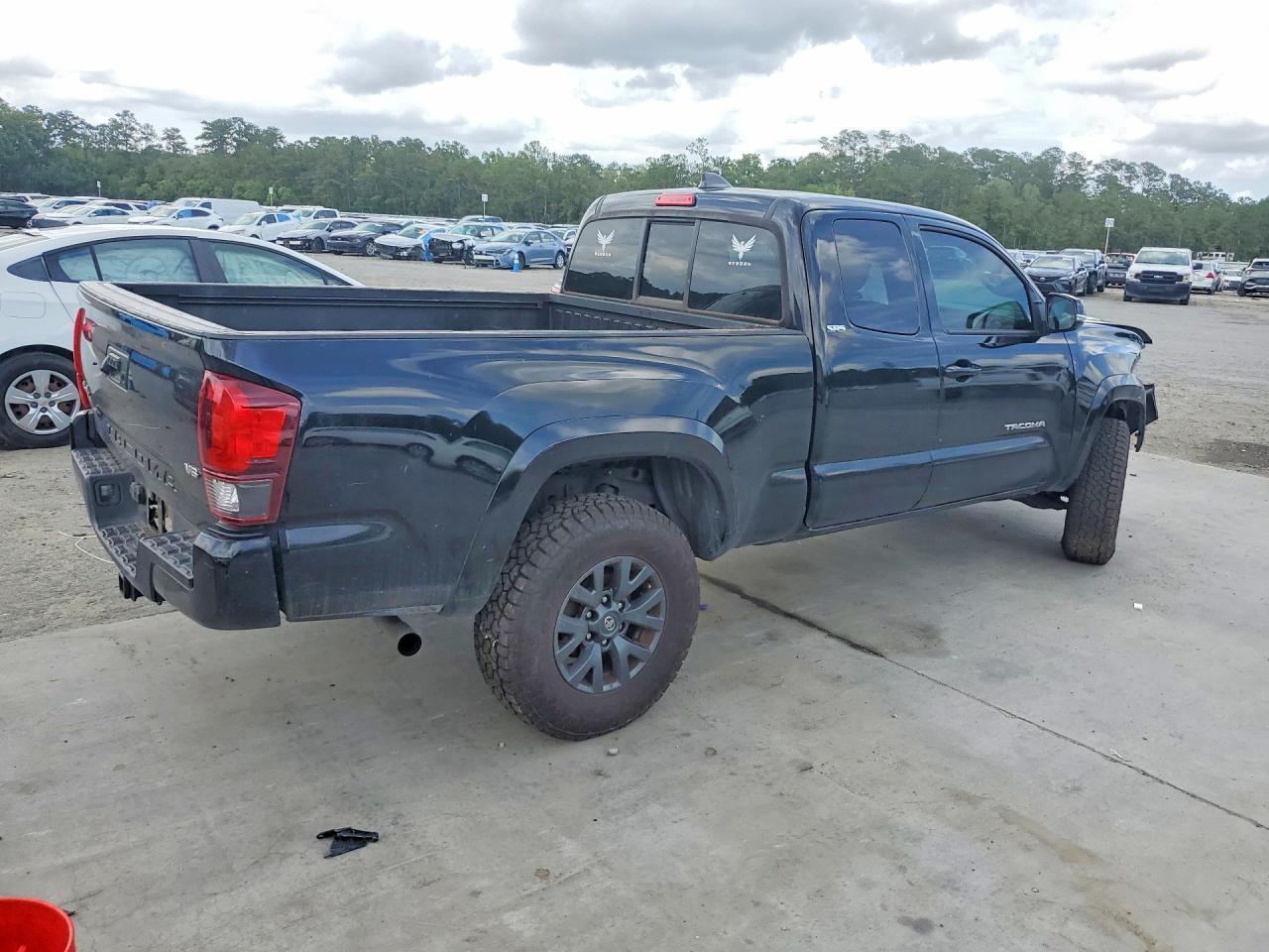 2023 Toyota Tacoma Sr5 V6 - Image 3