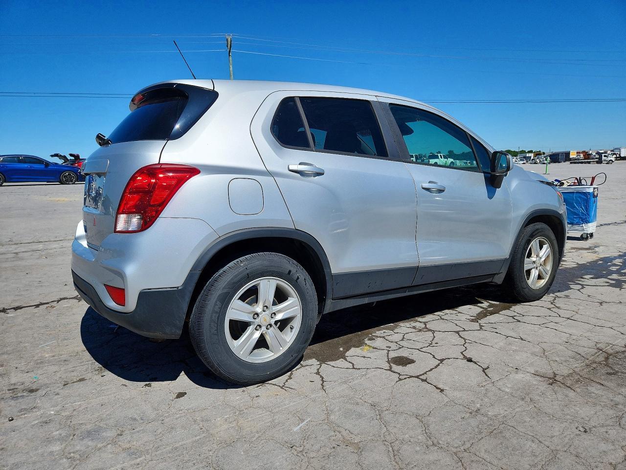 2020 Chevrolet Trax Ls - Фото 3