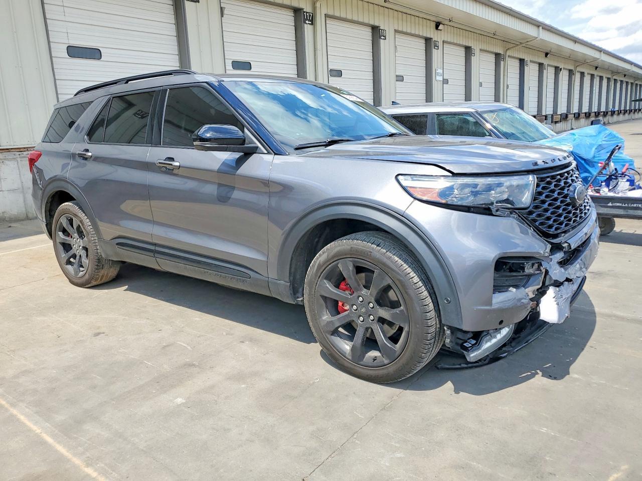 2022 Ford Explorer St - Image 4