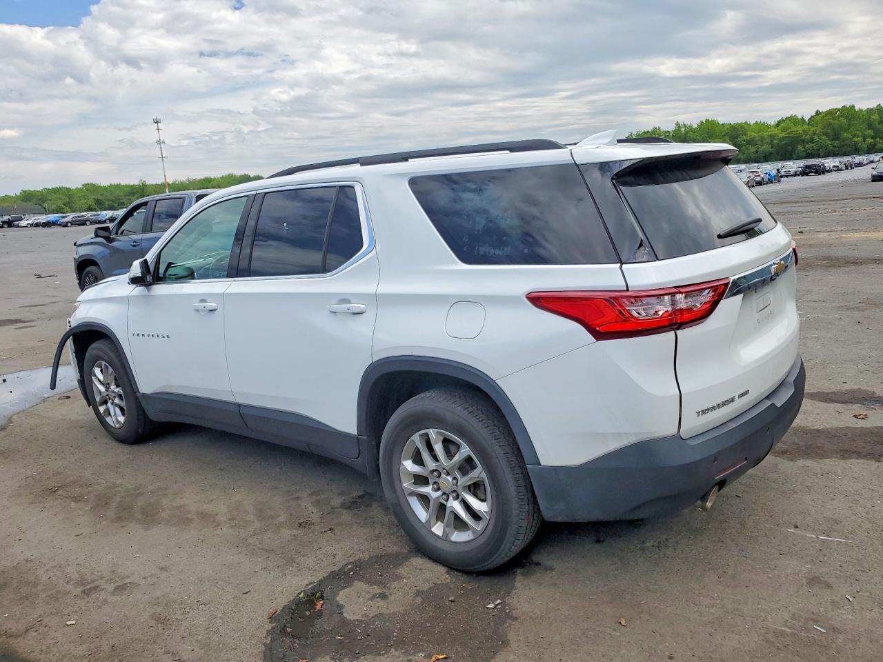2020 Chevrolet Traverse Lt - Фото 2