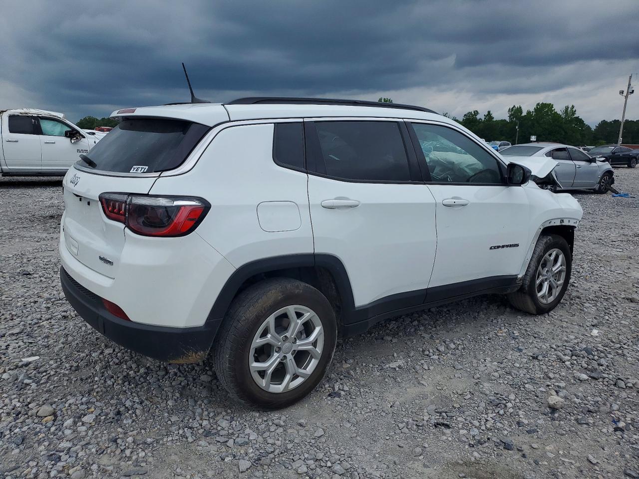 2024 Jeep Compass Latitude - Image 3