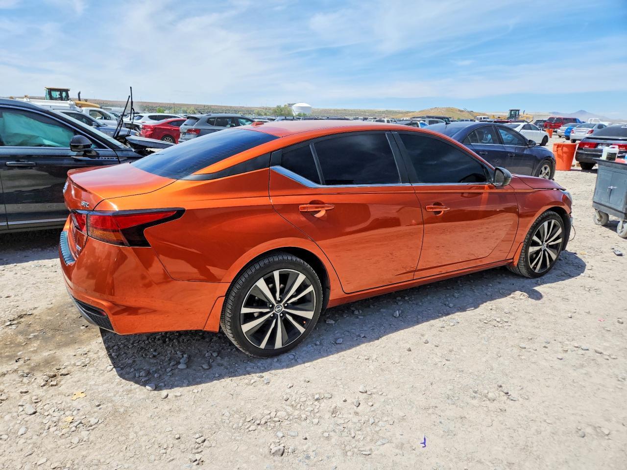 2022 Nissan Altima Sr - Фото 3