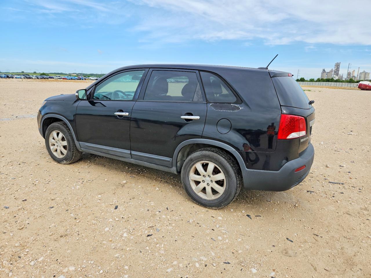 2011 Kia Sorento Lx - Image 2