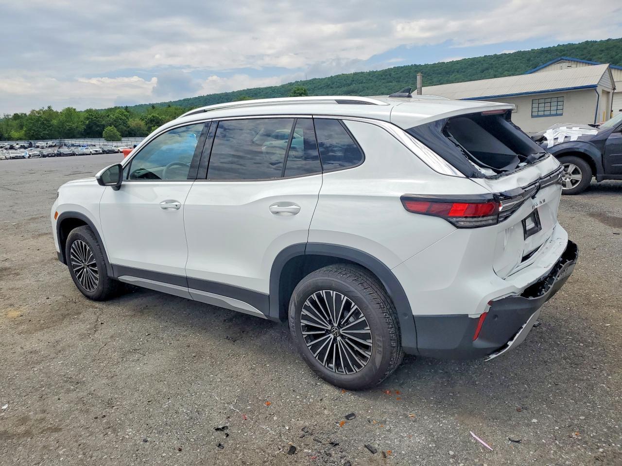 2026 Volkswagen Tiguan S - Фото 2
