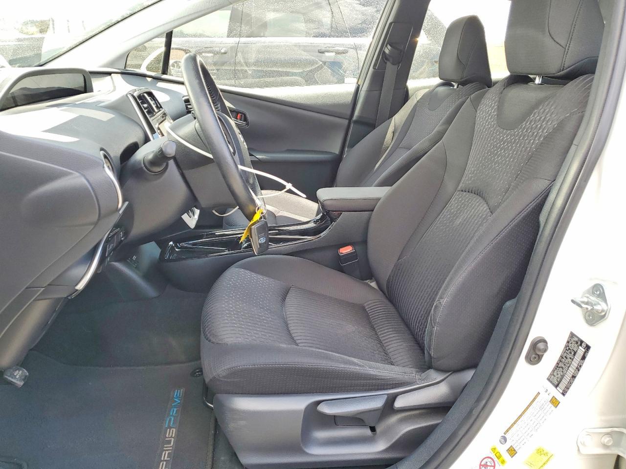 2017 Toyota Prius Prime Plus - Фото 7