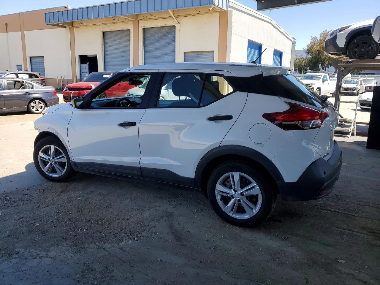 2020 Nissan Kicks S - Image 2
